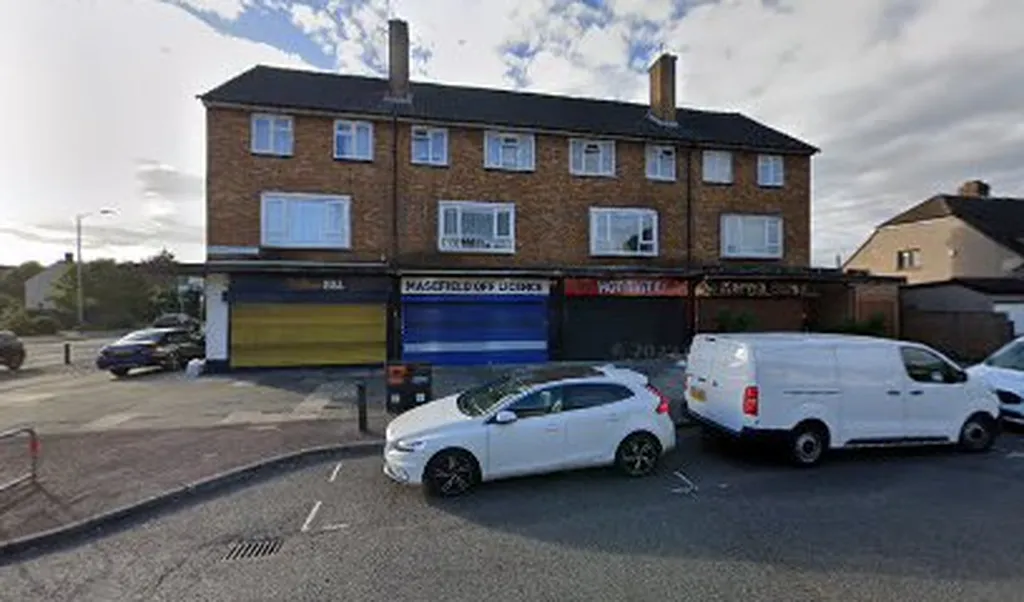 Masefield Off Licence