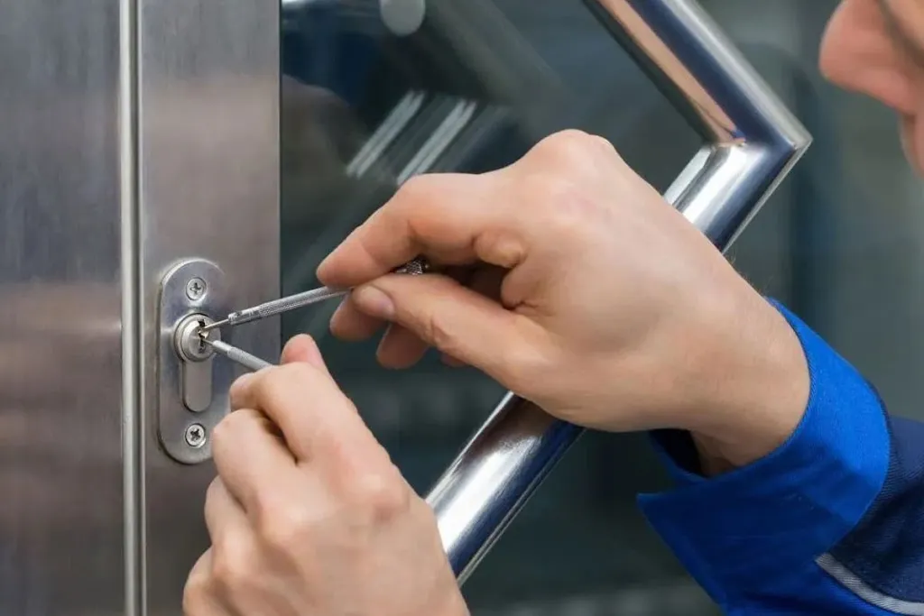 Master Locksmiths (London) Ltd