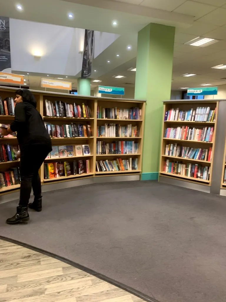 Morden Library Within Merton Civic Centre