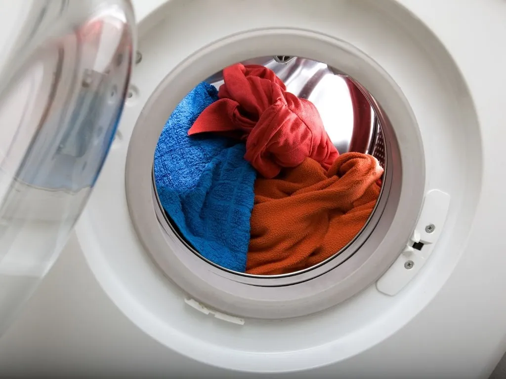 On the Premises Dry Cleaners/Laundrette/Tailors/Alterations/Ironing & Rug Cleaning