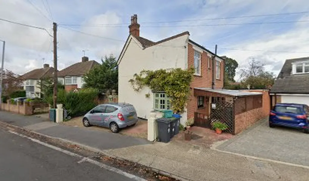 Online Conveyancing Solicitor Chessington