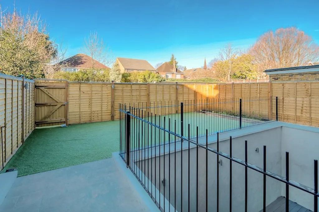 OYO Home Ealing 2 Bedroom