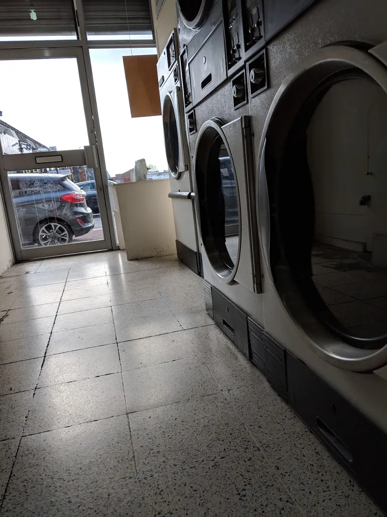 Q & A Launderette