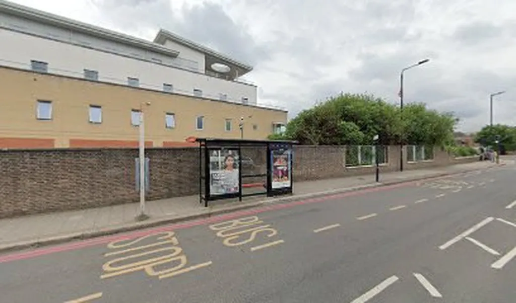 Queen Mary's Hospital (Stop V)