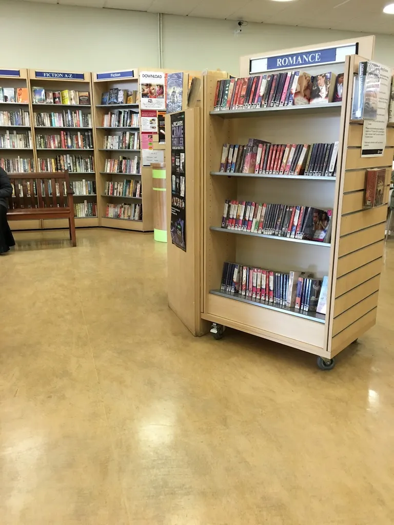 Queen's Crescent Library