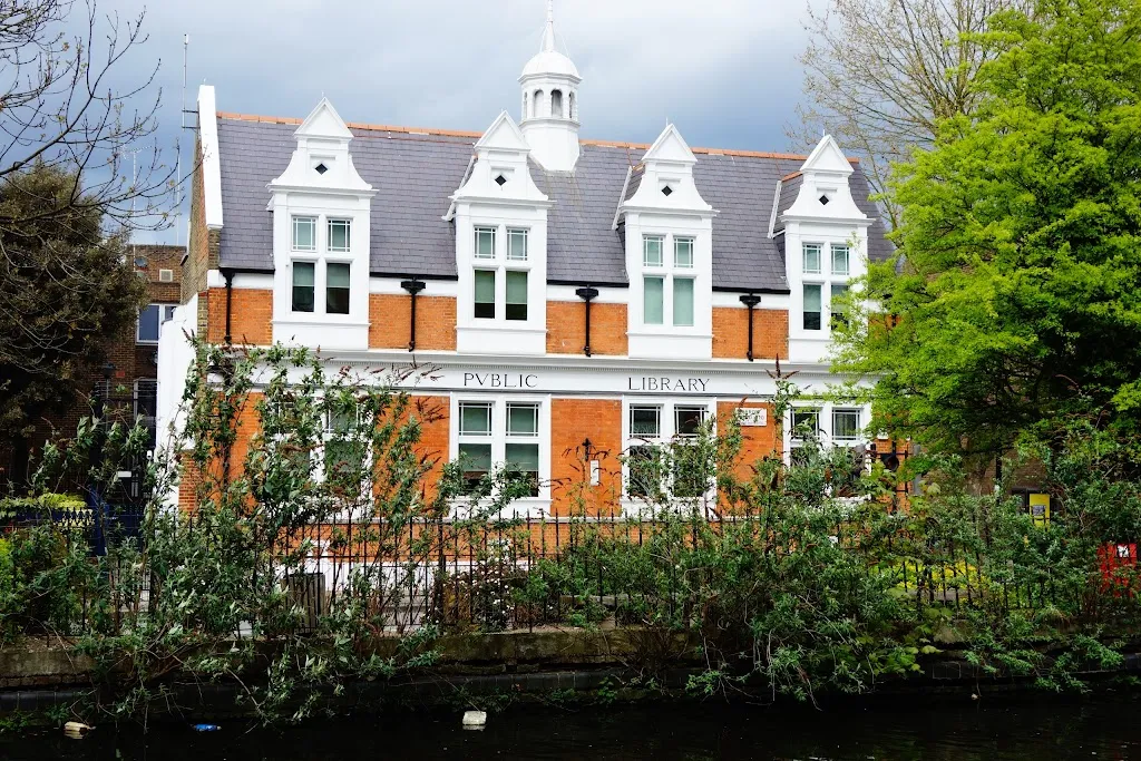 Queen's Park Library
