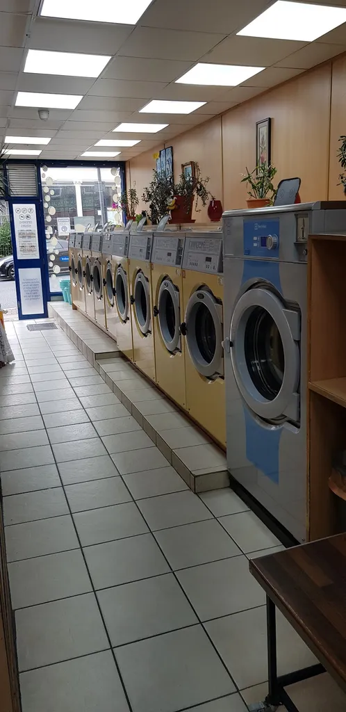 Shiv Laundrette