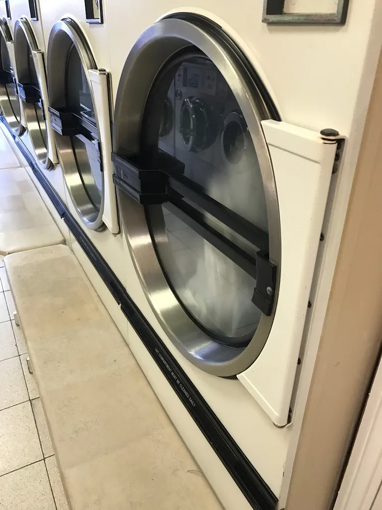 sisters laundry and dry cleaners