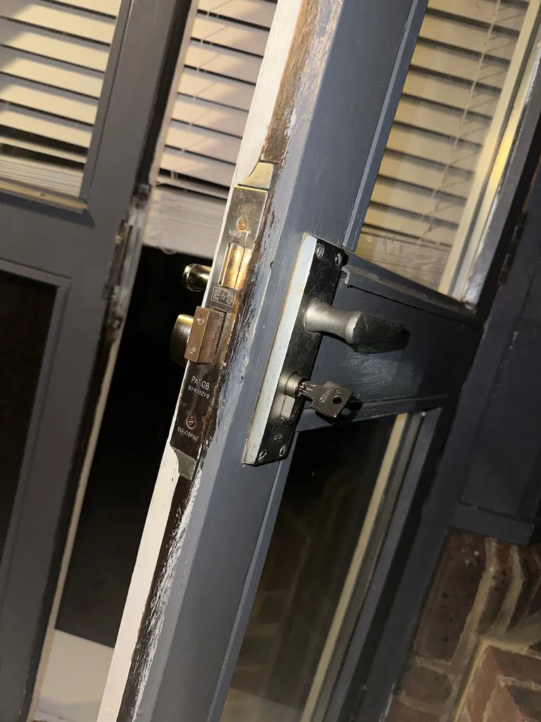 SMS Chiswick locks