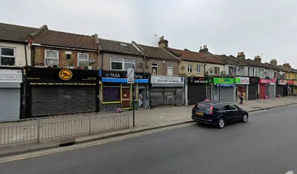 Supermarket & Off Licence