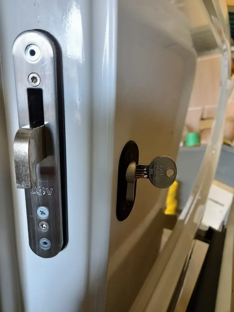Van Locks Fitting