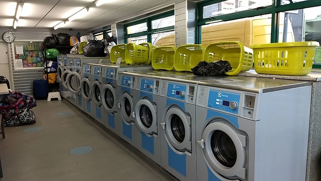 WASHX LAUNDERETTE & DRY CLEANERS