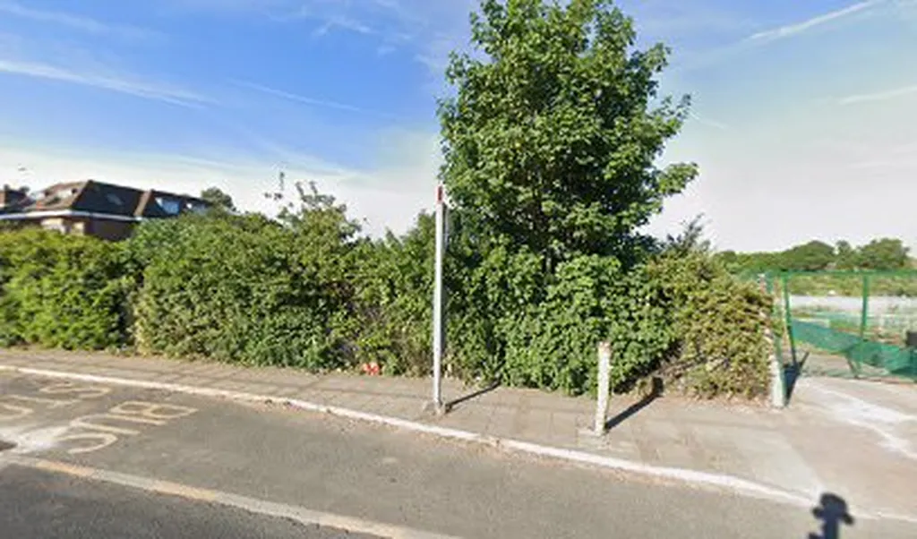 Wessex Gardens (Stop S)
