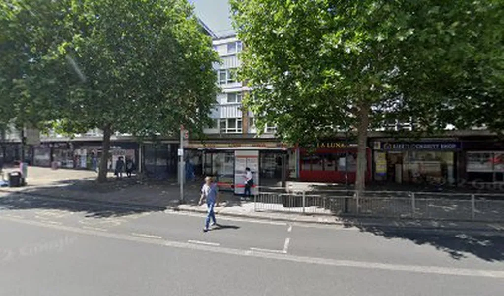 Westmoreland Road (Stop L)