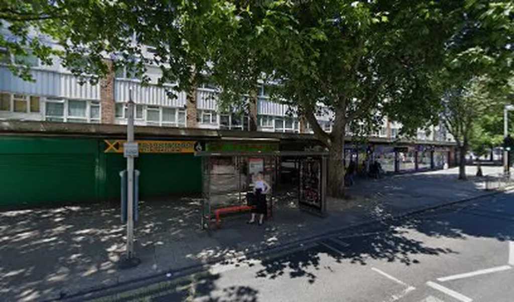 Westmoreland Road (Stop M)