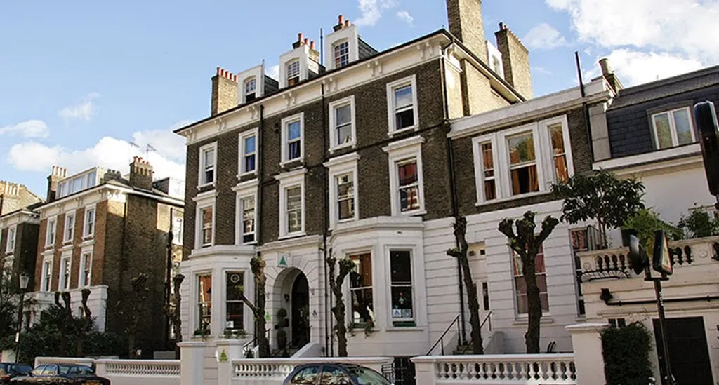YHA London Earl's Court Hostel