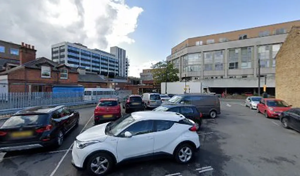 11 Montague Rd Parking
