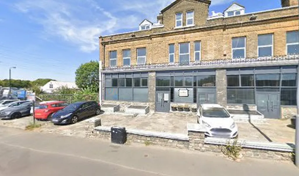 91 Lea Bridge Road Parking
