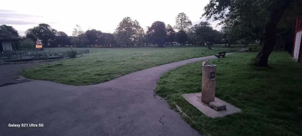 Agnus Riley Gardens, Community Garden