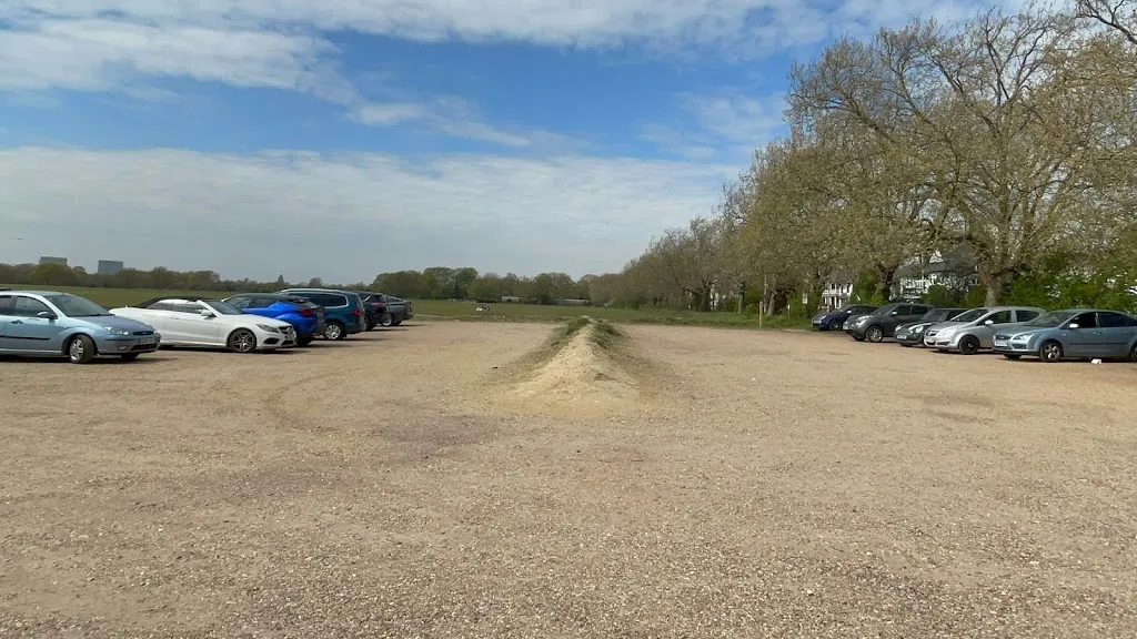 Alexandra Lake Car Park