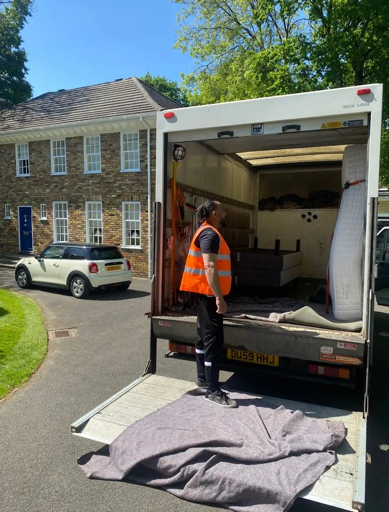 ARMSTRONG REMOVALS