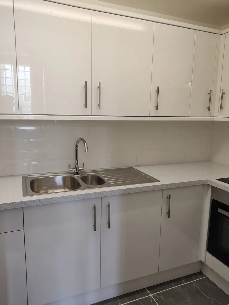As building Service | Handyman | Painting & Decorating