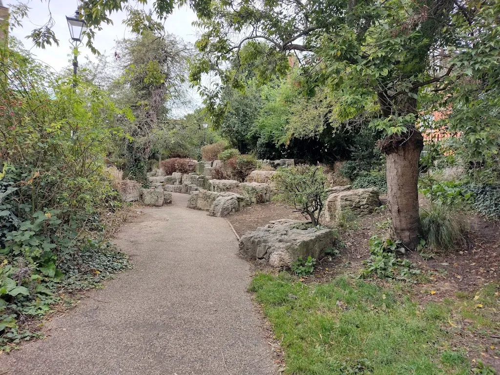 Astey's Row Rock Gardens - New River Path