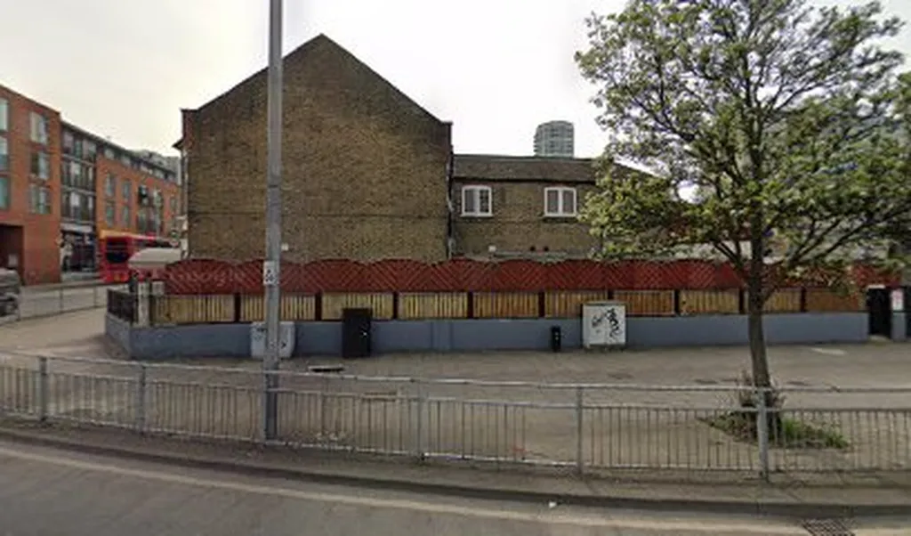 Barking Hotel
