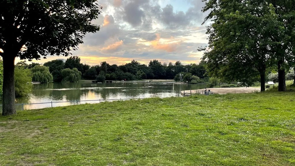 Beckton District Park North Lake