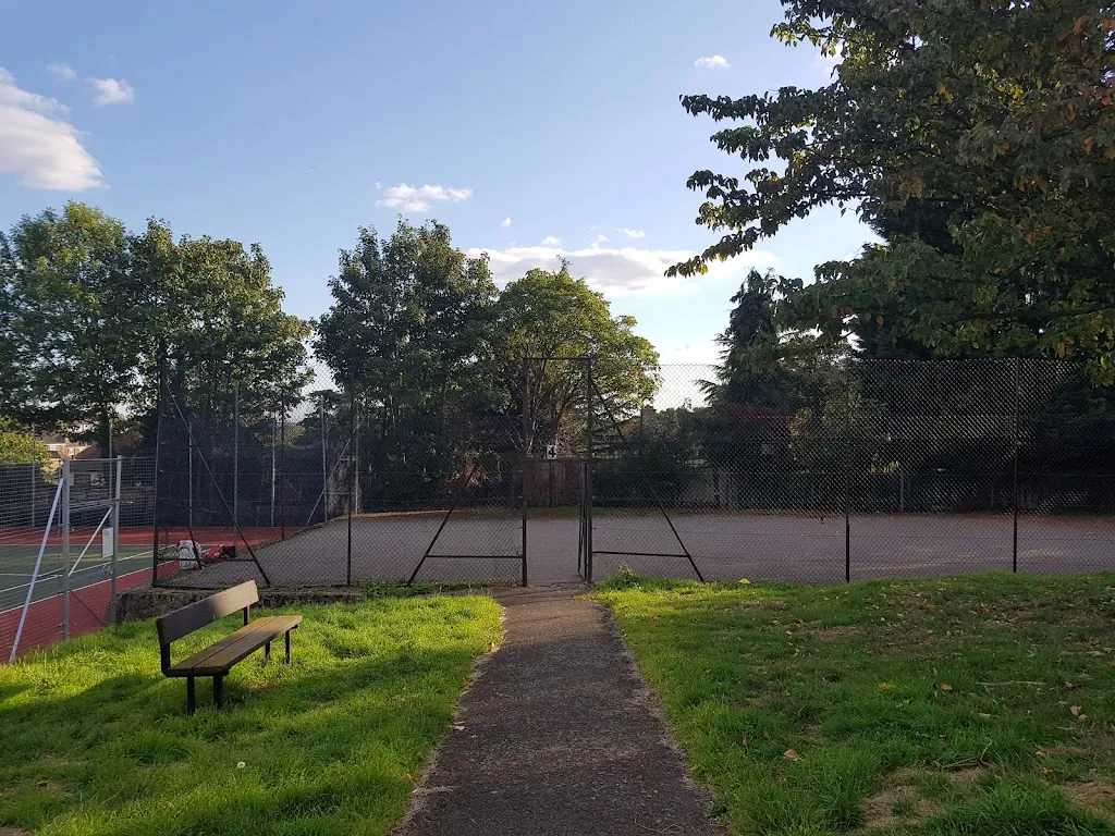 Biggin Wood & Tennis Courts