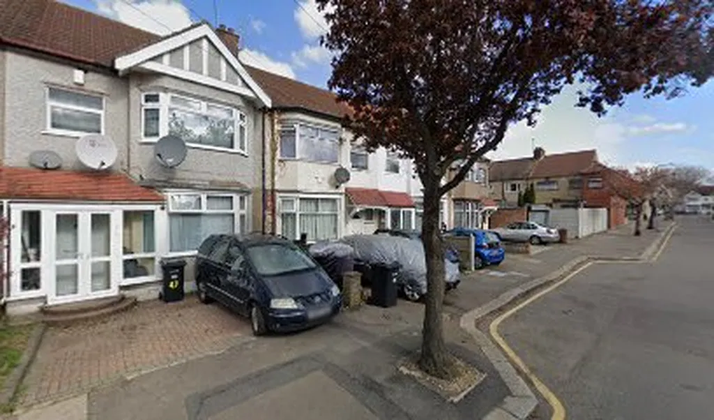 Budget House In Gants Hill