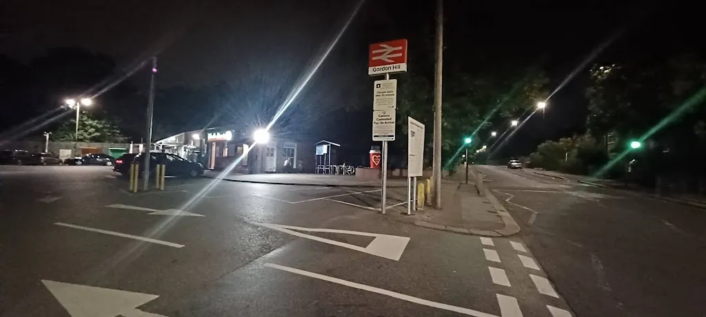 Car Park Gordon Hill Station | APCOA