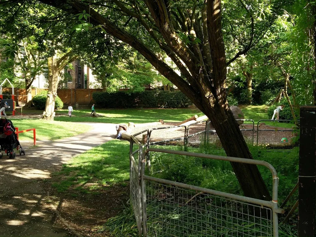 Dalmeny Park