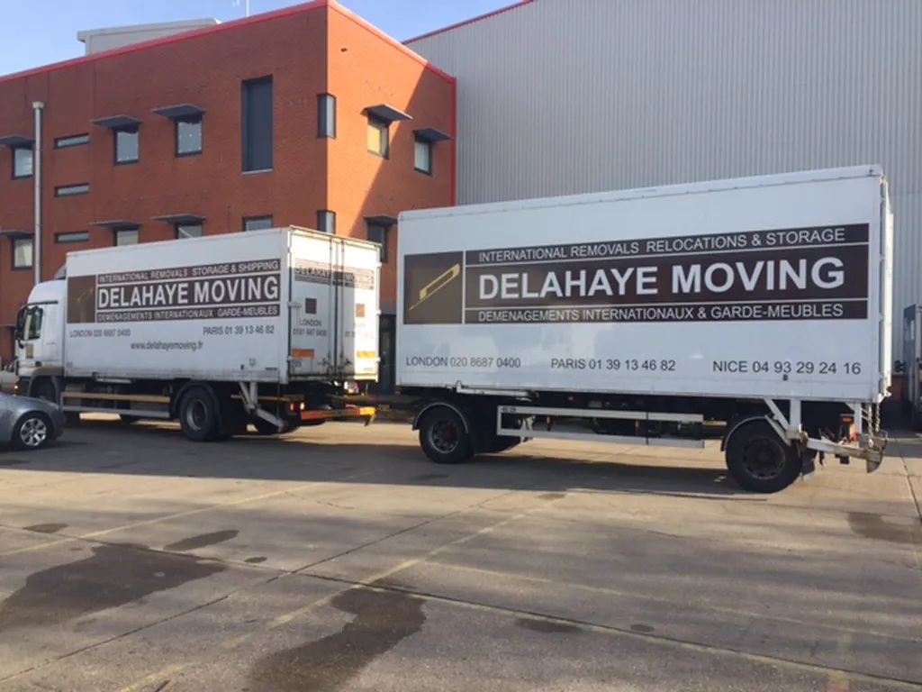 Delahaye Moving