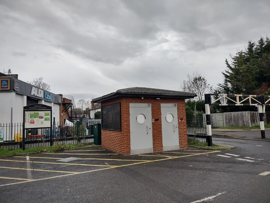 Devonshire Lodge Car Park