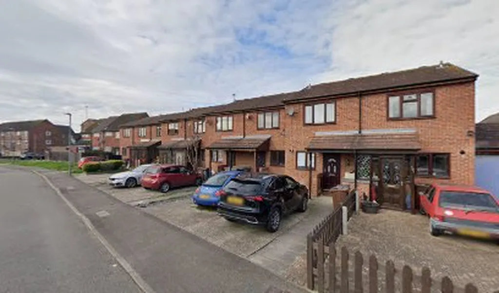 Dwellers Delight Management Services - Romford 2 Bedroom House