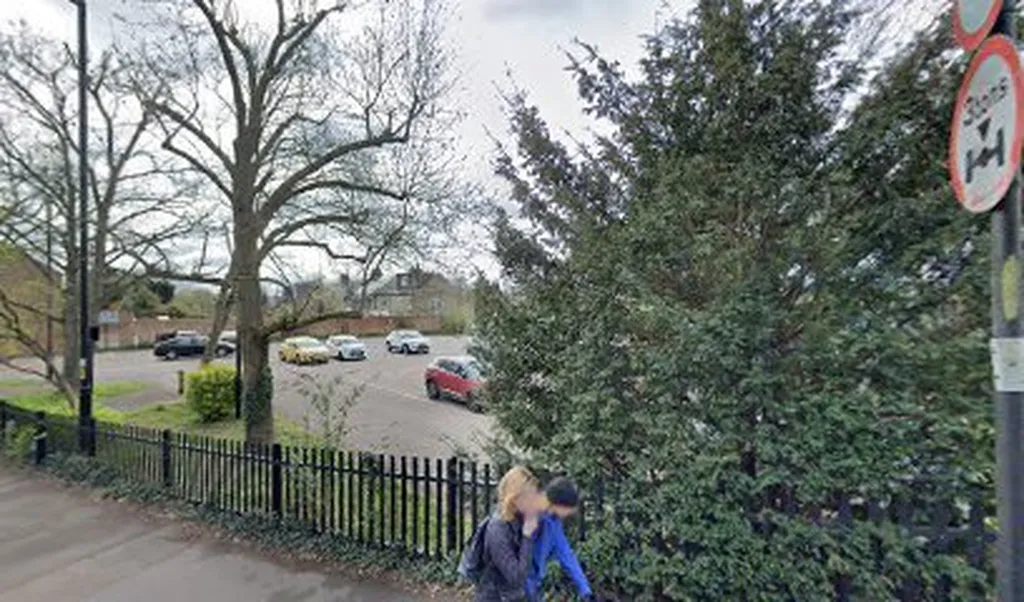 Fords Grove Car Park