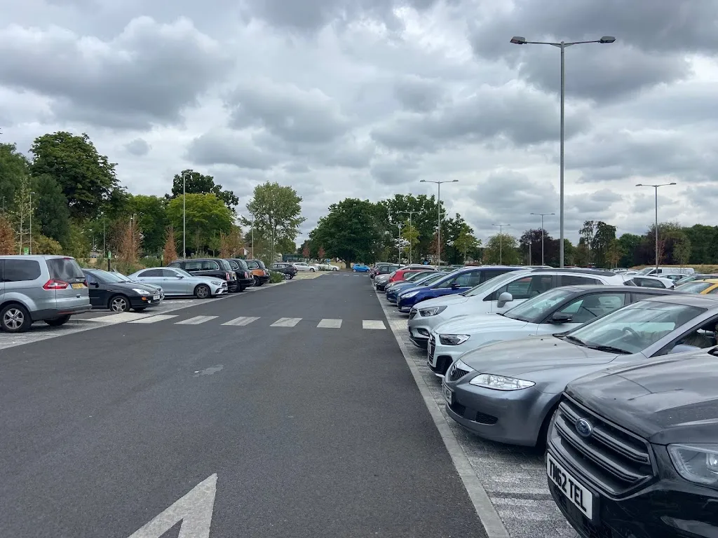 Harrow Lodge Park Car Park - Hornchurch Road