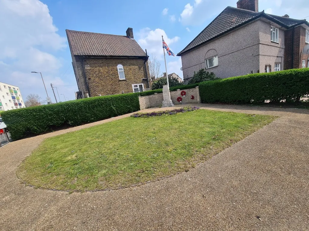 Heathway Cenotaph War Memorial