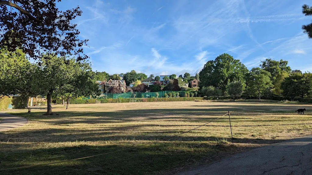 Holland Garden