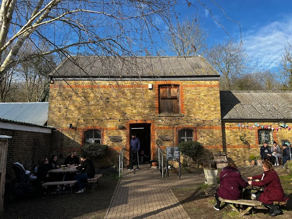 Horsenden Farm Car Park (Horsenden Hill)
