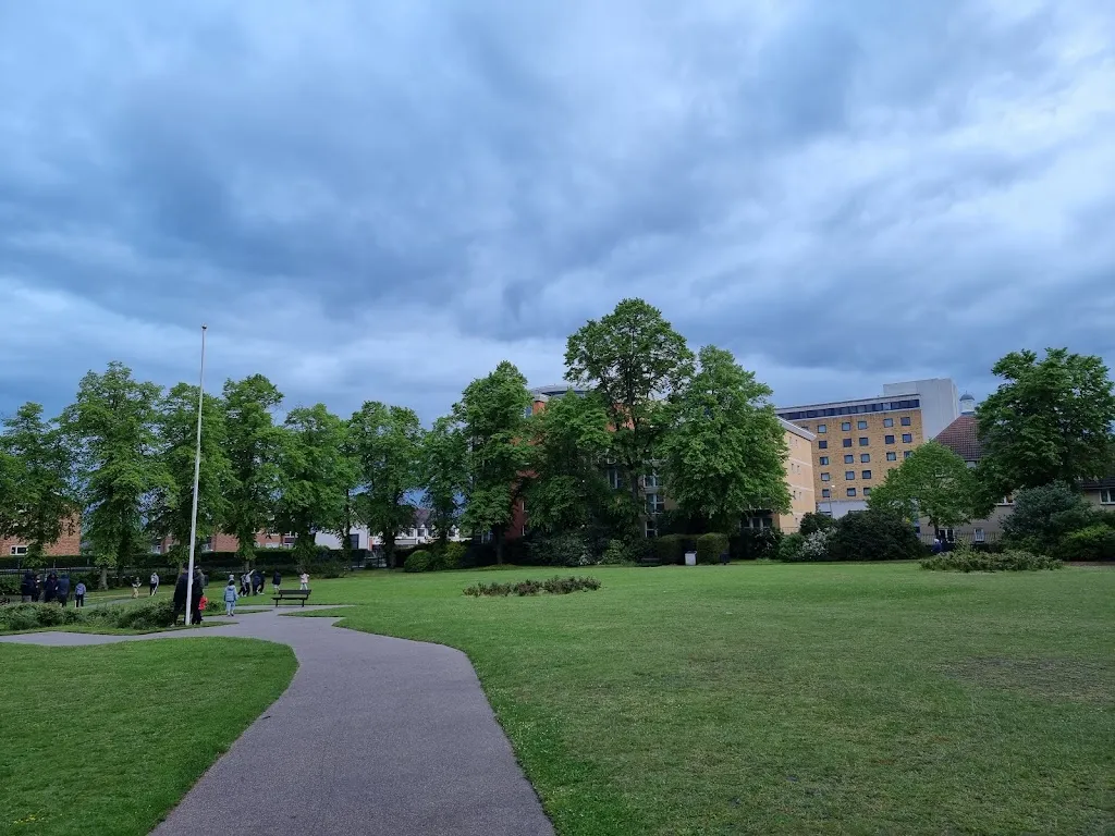 Ilford War Memorial Gardens