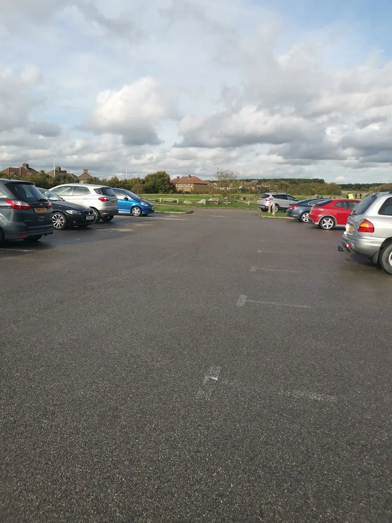 Ingrebourne Hill Car Park - Rainham Road
