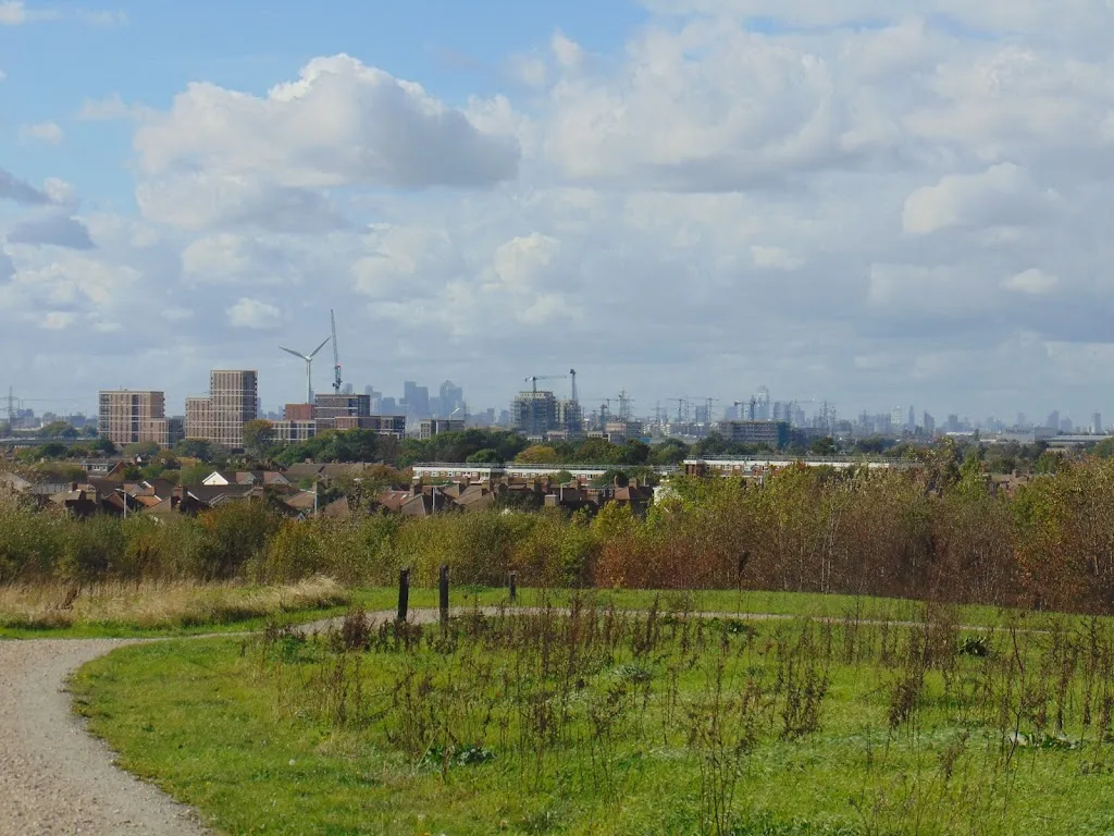 Ingrebourne hill country park viewpoint