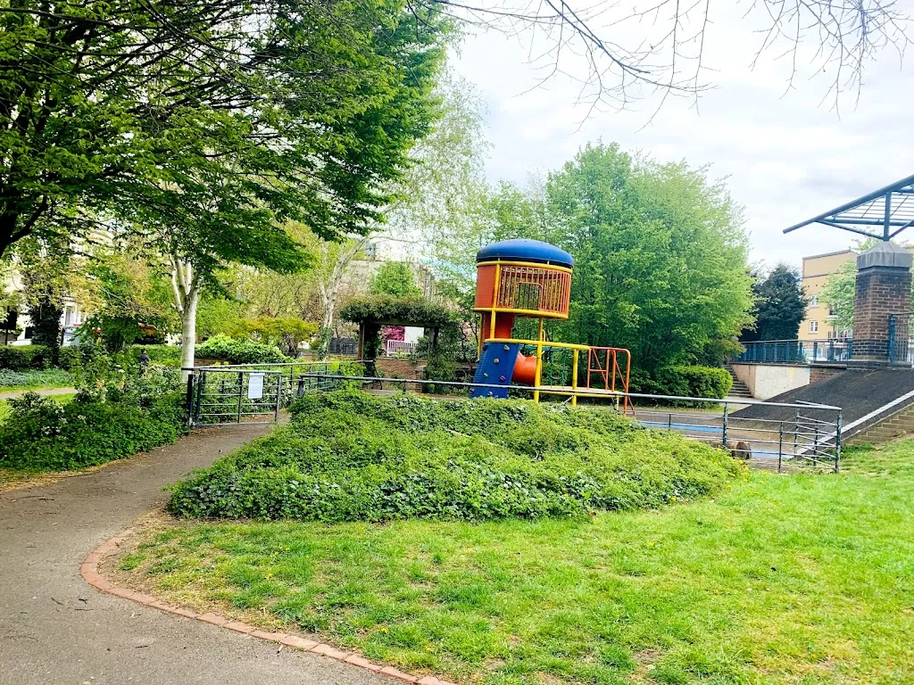 Isledon Gardens