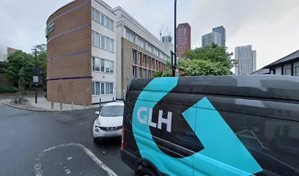 JustPark | Holiday Inn Express Nine Elms