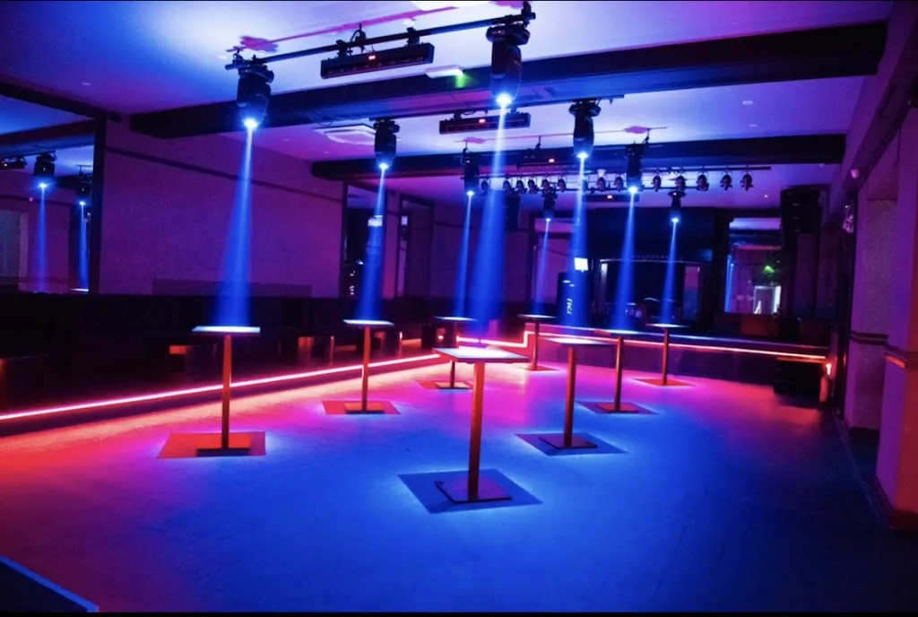 Kolis club