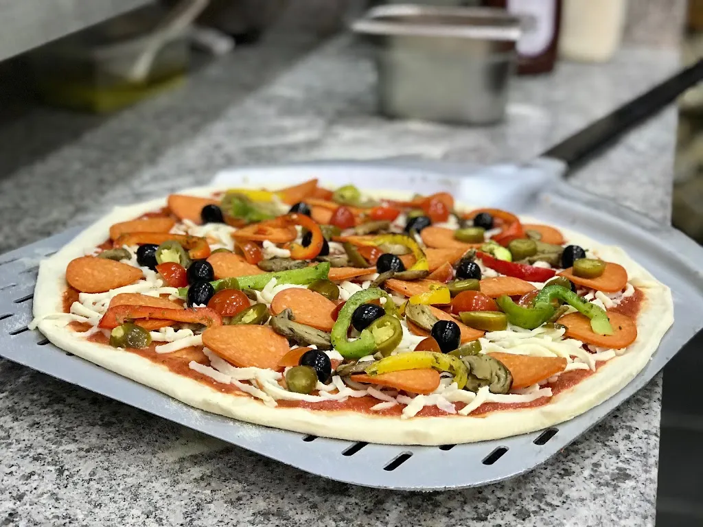 La Grande Pizza takeaway(Delivery 4 Miles)
