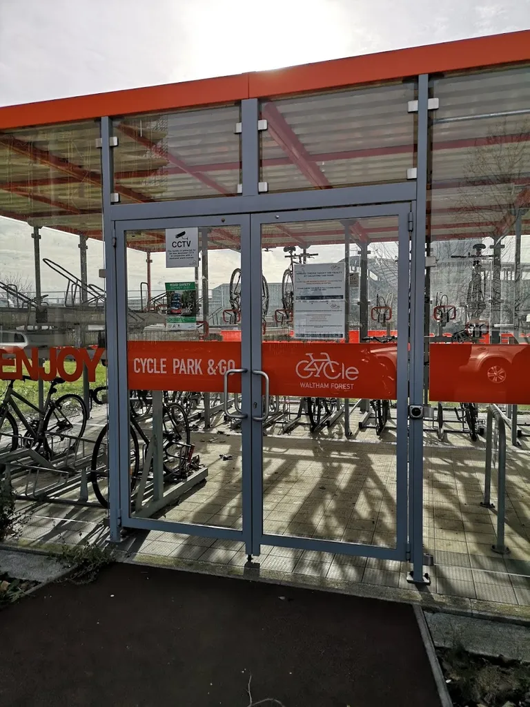 Lea Bridge Station Cycle Hub