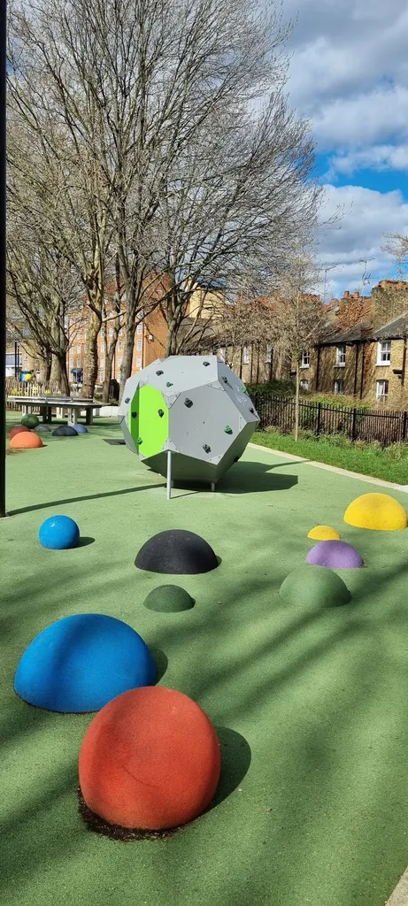 Lisson Gardens